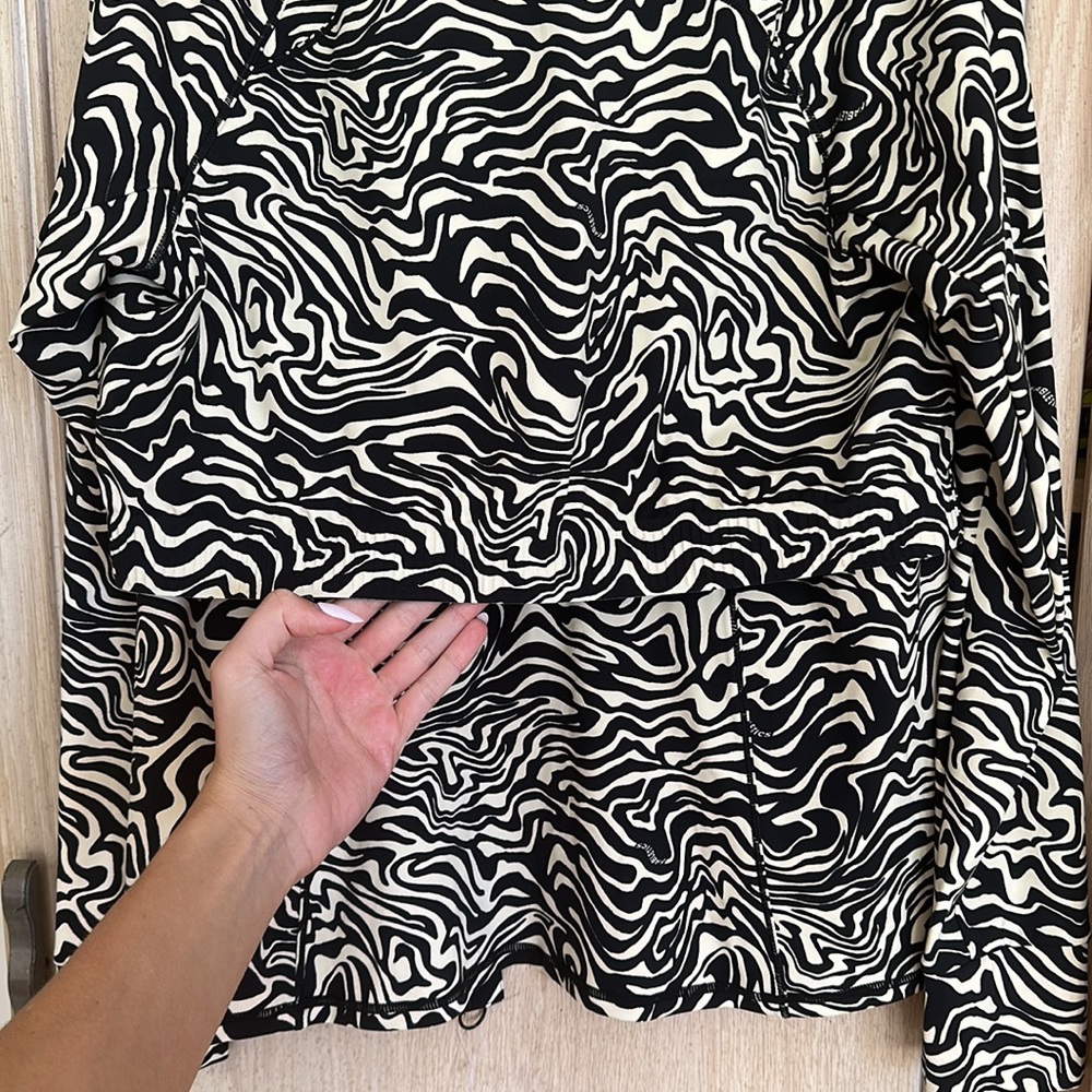 NWOT Fabletics Patterned Zip Up Track Jacket - Picture 9 of 10